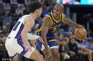 篮球比赛中 篮球比赛中