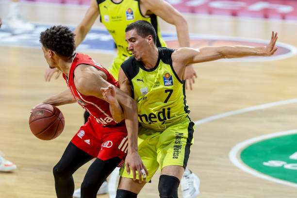 两年间逐渐 两年间逐渐